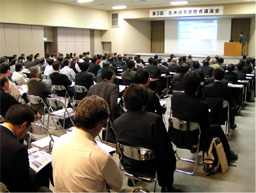 写真：講演会の様子