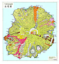 過去の三宅島の火山溶岩分布などを区分した図