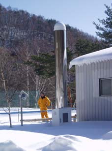 火山変動観測点「S浅間山１」積雪期の様子