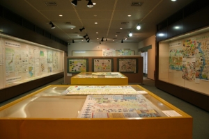 写真：地図と測量の科学館作品展示風景３