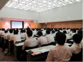 講演会場の様子写真