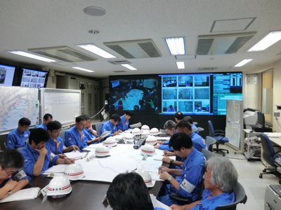 交通基盤部サイポス室での会議