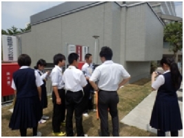 写真：GNSS測量器械の説明