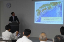 岡村特任教授による特別講演