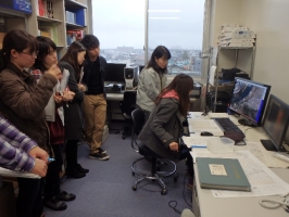施設見学の様子2
