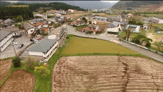 南阿蘇村河陽周辺の断層（平成28年4月18日撮影）