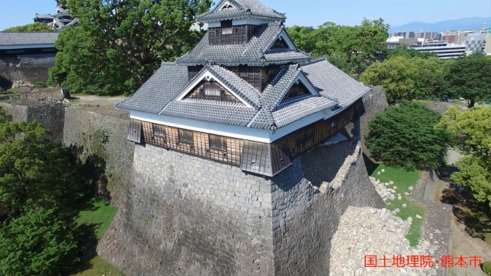 天守閣３（平成28年5月12日撮影） 飯田丸五階櫓（平成28年5月12日撮影）
