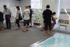 写真:国土地理院の災害対応パネルの展示