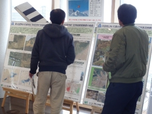 写真:国土地理院の災害対応パネル
