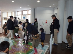 写真:ガリバー地図の床展示