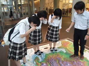 写真:余色立体地図(ガリバー地図)