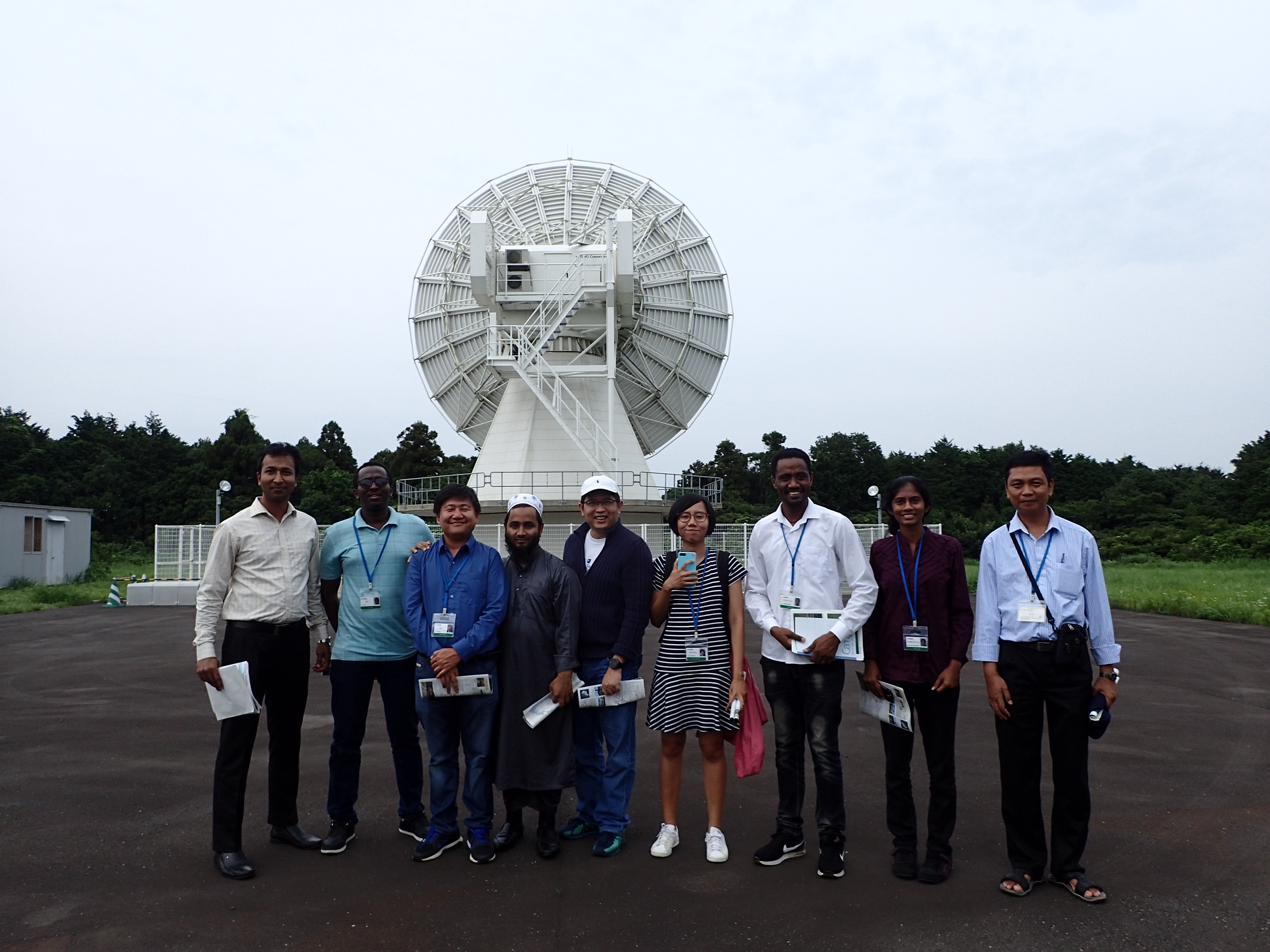 photo of visit to Ishioka VLBI antenna