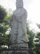 平和観音像の写真