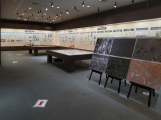 ２．入口から会場奥の風景